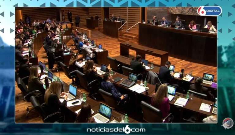 Legislatura: Misiones sancionó por unanimidad la ley que regula las apuestas online y el uso de pantallas en la infancia para combatir la ludopatía infantil Legislatura: Misiones sancionó por unanimidad la ley que regula las apuestas online y el uso de pantallas en la infancia para combatir la ludopatía infantil imagen-44