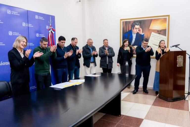 La Provincia y Municipios firmaron Actas de Adhesión al Plan Nacional de Primera Infancia La Provincia y Municipios firmaron Actas de Adhesión al Plan Nacional de Primera Infancia imagen-44