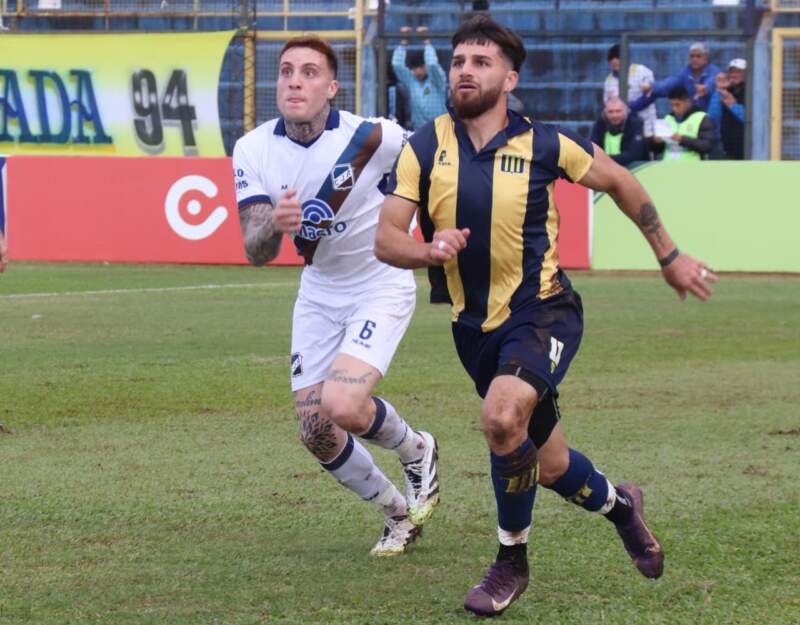 Fútbol: Mitre ganó y sigue como líder 3 Fútbol: Mitre ganó y sigue como líder imagen-2