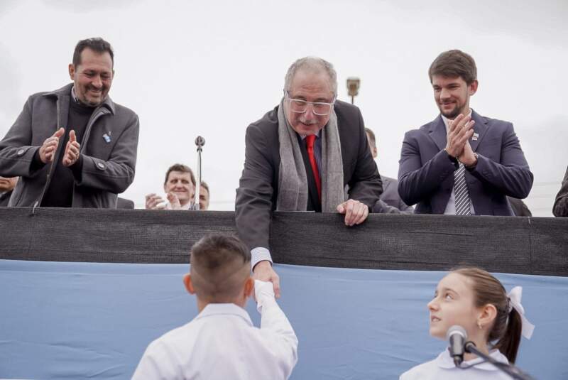 "No hay que confundir ser cortés con ser débil, lo que da fortaleza a una persona son sus convicciones y sus valores", observó Passalacqua en el acto central por el Día de la Bandera 7 "No hay que confundir ser cortés con ser débil, lo que da fortaleza a una persona son sus convicciones y sus valores", observó Passalacqua en el acto central por el Día de la Bandera imagen-6
