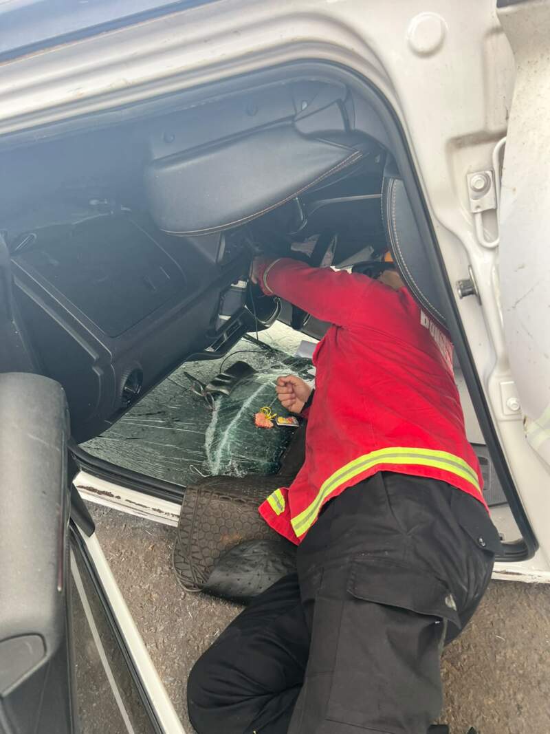 Una mujer resultó herida tras el despiste y vuelco de una camioneta en Garupá imagen-4