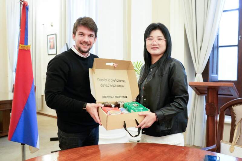 Misiones recibió a representante de empresa china interesada en fortalecer vínculos comerciales con Argentina 7 Misiones recibió a representante de empresa china interesada en fortalecer vínculos comerciales con Argentina imagen-6