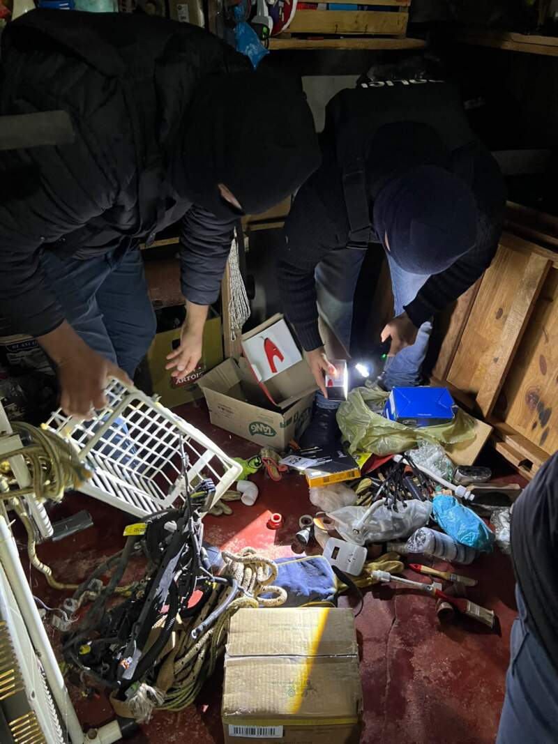 En pocas horas la Policía capturó a dos integrantes de una banda y recuperó $14 millones robados en Cerro Azul 11 En pocas horas la Policía capturó a dos integrantes de una banda y recuperó $14 millones robados en Cerro Azul imagen-10