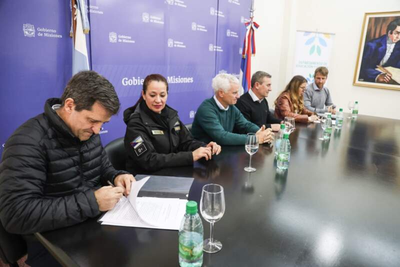 Misiones fortalece políticas de reinserción social junto a las fundaciones Espartanos y Tackleando Muros 19 Misiones fortalece políticas de reinserción social junto a las fundaciones Espartanos y Tackleando Muros imagen-18