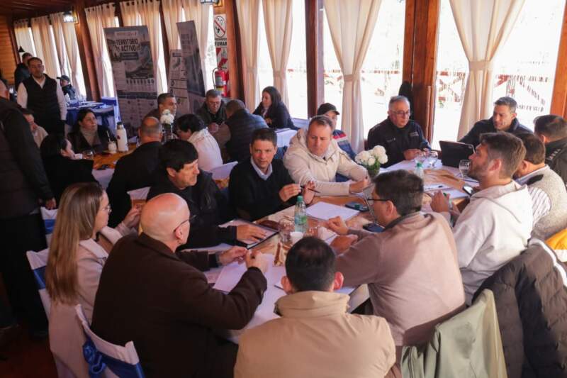 Con eje en obras, servicios y asistencia, el Gabinete y municipios realizaron una nueva ronda de trabajo en 25 de Mayo 7 Con eje en obras, servicios y asistencia, el Gabinete y municipios realizaron una nueva ronda de trabajo en 25 de Mayo imagen-6