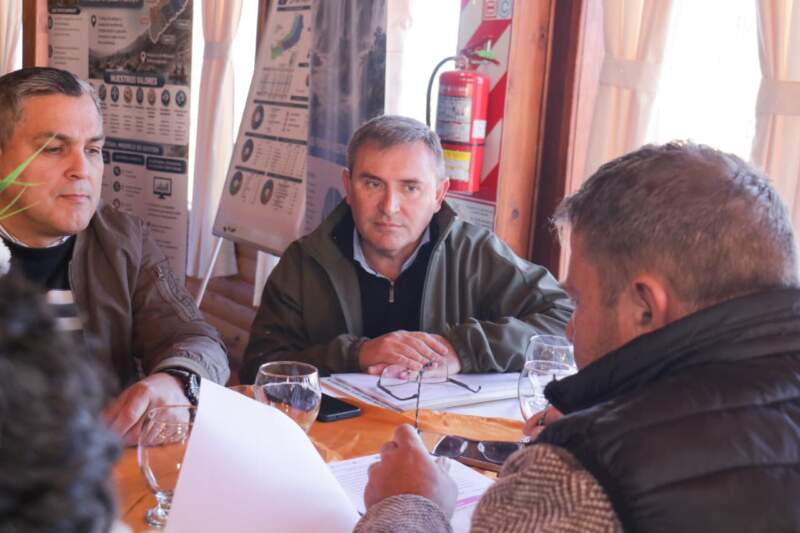 Con eje en obras, servicios y asistencia, el Gabinete y municipios realizaron una nueva ronda de trabajo en 25 de Mayo 3 Con eje en obras, servicios y asistencia, el Gabinete y municipios realizaron una nueva ronda de trabajo en 25 de Mayo imagen-2