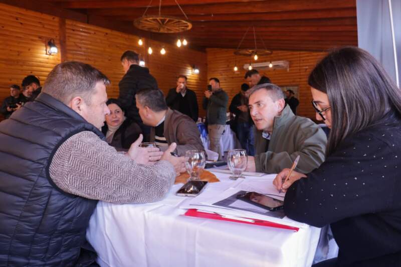 Con eje en obras, servicios y asistencia, el Gabinete y municipios realizaron una nueva ronda de trabajo en 25 de Mayo 9 Con eje en obras, servicios y asistencia, el Gabinete y municipios realizaron una nueva ronda de trabajo en 25 de Mayo imagen-8
