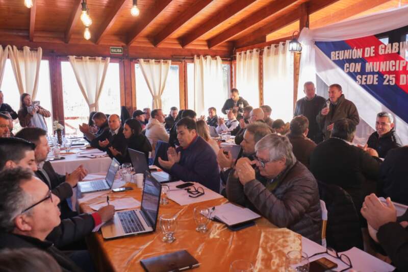 Con eje en obras, servicios y asistencia, el Gabinete y municipios realizaron una nueva ronda de trabajo en 25 de Mayo 19 Con eje en obras, servicios y asistencia, el Gabinete y municipios realizaron una nueva ronda de trabajo en 25 de Mayo imagen-18