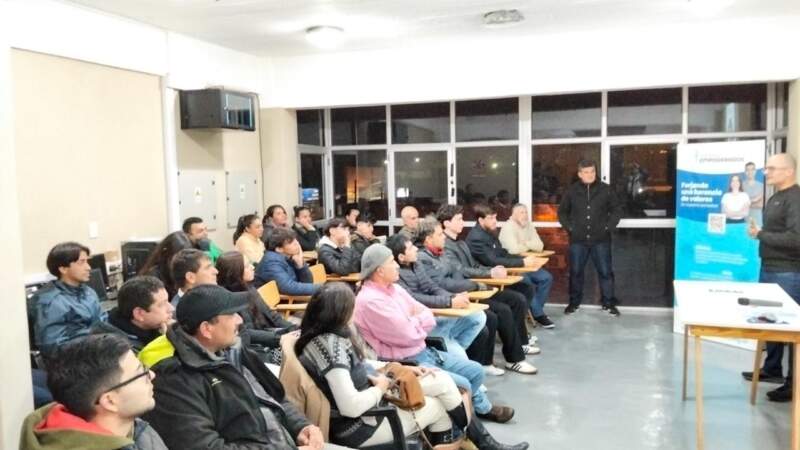 Posadas: más de 35 egresados recibieron certificados del curso de Pintura en Obra con prácticas en el CAPS de Miguel Lanús imagen-6