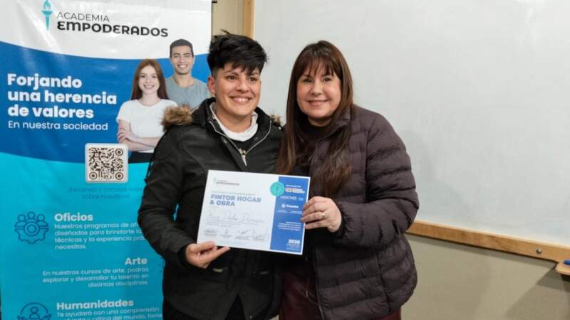 Posadas: más de 35 egresados recibieron certificados del curso de Pintura en Obra con prácticas en el CAPS de Miguel Lanús imagen-10