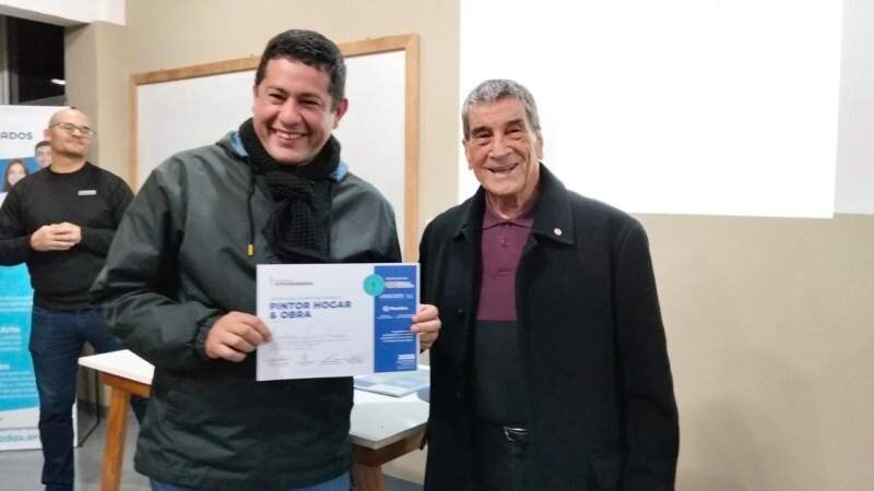 Posadas: más de 35 egresados recibieron certificados del curso de Pintura en Obra con prácticas en el CAPS de Miguel Lanús imagen-12