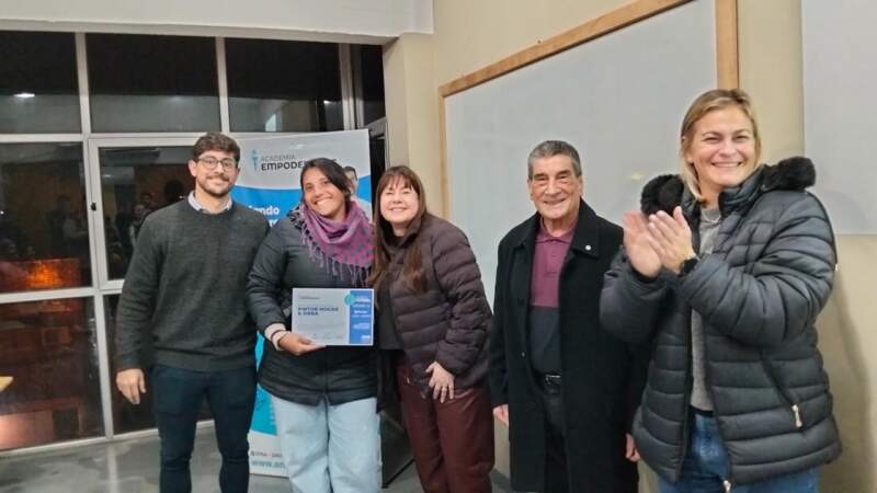 Posadas: más de 35 egresados recibieron certificados del curso de Pintura en Obra con prácticas en el CAPS de Miguel Lanús imagen-14