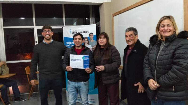 Posadas: más de 35 egresados recibieron certificados del curso de Pintura en Obra con prácticas en el CAPS de Miguel Lanús imagen-16