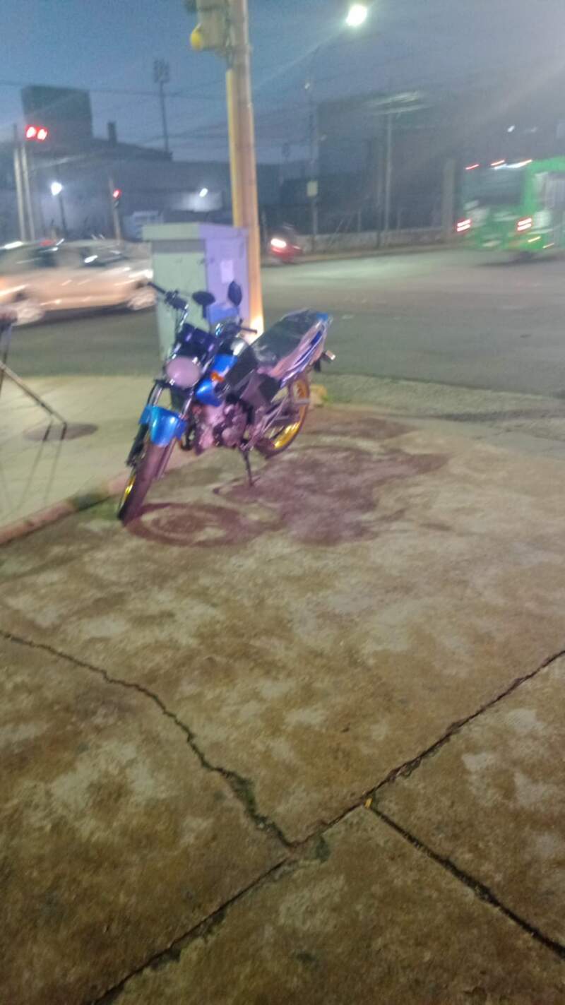 Una mujer resultó lesionada tras el choque entre un auto y una moto en Posadas imagen-2