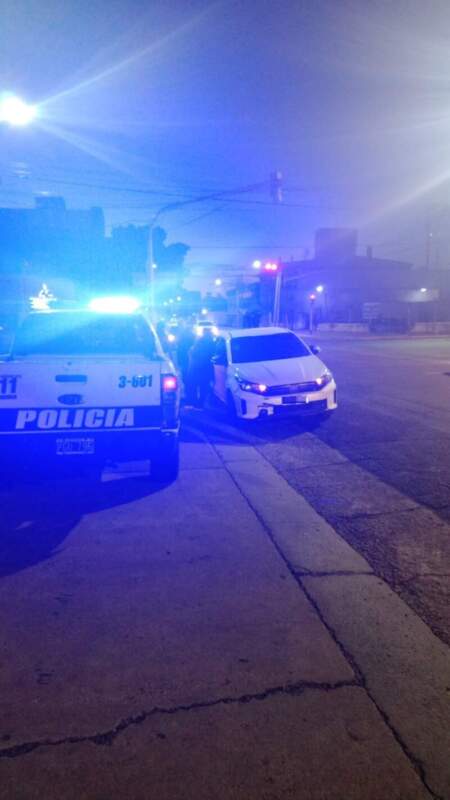 Una mujer resultó lesionada tras el choque entre un auto y una moto en Posadas imagen-17