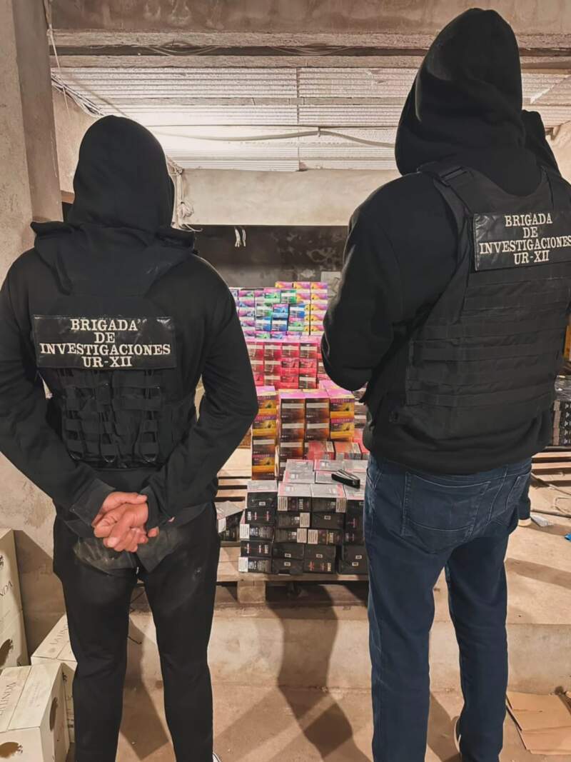 Allanaron viviendas por el presunto secuestro en Bernardo de Irigoyen: secuestraron municiones y un millonario contrabando de casi 9 mil vapeadores imagen-4