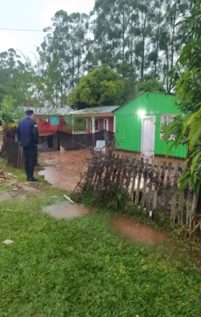 Despliegan amplio operativo de asistencia, prevención y contención por el temporal imagen-14