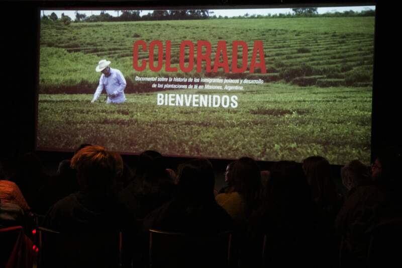 Emoción en el Teatro de Prosa: se estrenó “Colorada”, el primer documental sobre la inmigración polaca en Misiones imagen-12