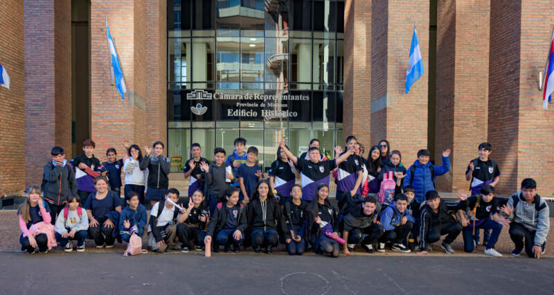 Estudiantes descubrieron desde adentro cómo se crean las leyes en la Legislatura de Misiones imagen-12