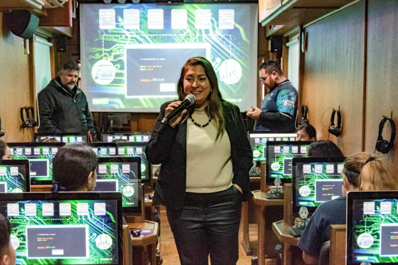 Estudiantes descubrieron desde adentro cómo se crean las leyes en la Legislatura de Misiones imagen-12