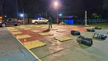 Embistió un control, huyó y abandonó más de una tonelada de marihuana valuada en $3.800 millones imagen-5