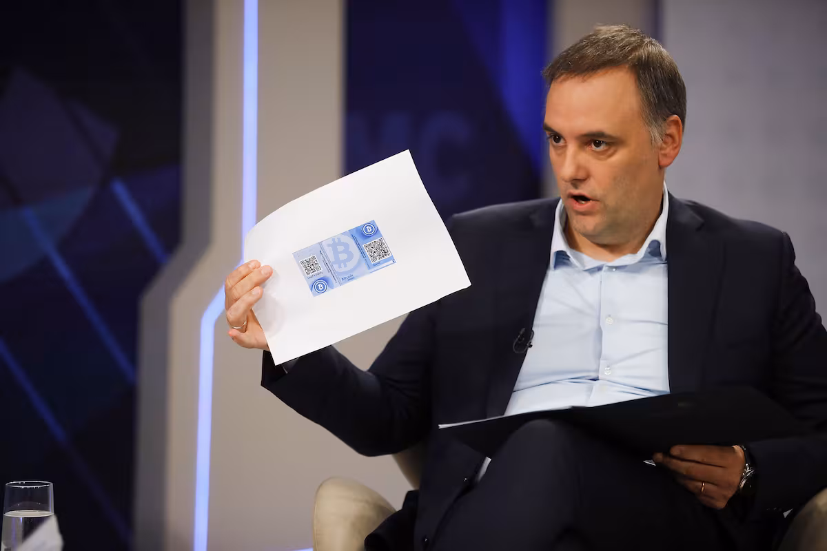 Adorni presentó su declaración jurada y explicó el origen de parte de su patrimonio imagen-10