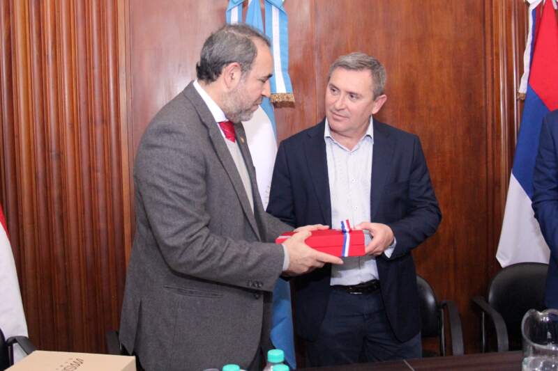 Misiones y Paraguay impulsan una agenda de integración con foco en el comercio y el tránsito fronterizo imagen-2