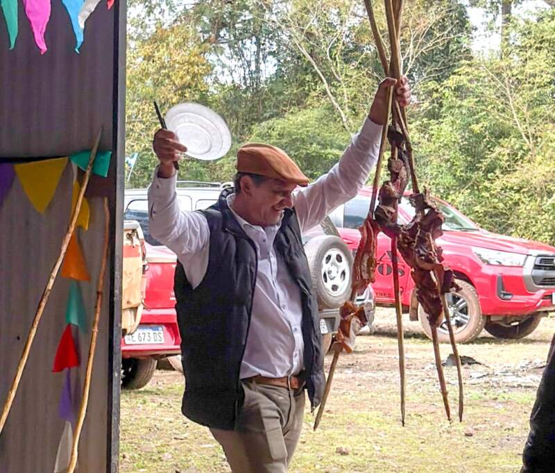 Cientos de vecinos reafirmaron su compromiso con el Matadero del Alto Uruguay en encuentro festivo imagen-12