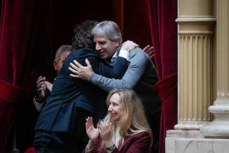 Javier Milei reunió a todo su gabinete para avanzar con una reforma clave del Banco Central que busca impedir la emisión para financiar al Estado imagen-30
