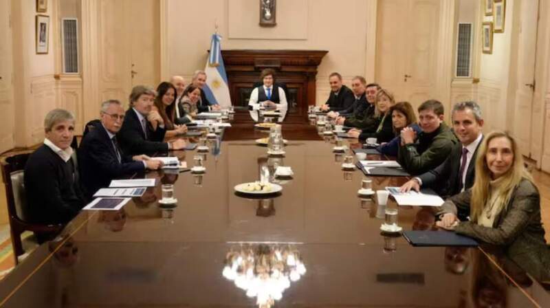 Techo de cristal en el Estado: la presencia de mujeres en cargos jerárquicos cayó del 39% al 22% en cuatro años imagen-12