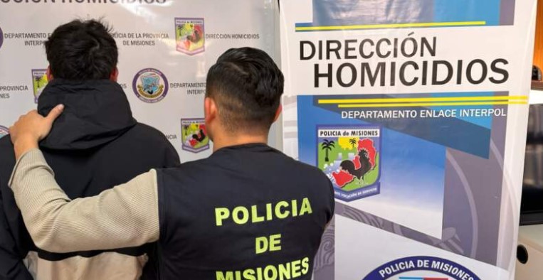 Detuvieron al motociclista que atropelló y mató a un soldado sobre la Costanera de Posadas imagen-12