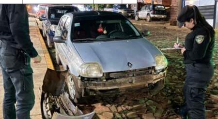 Huyó tras un grave siniestro vial en Puerto Iguazú y la Policía identificó y localizó el automóvil imagen-11