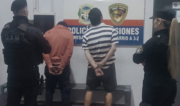 Una persecución por los techos terminó con dos delincuentes detenidos y un robo esclarecido en el barrio Miguel Lanús imagen-7
