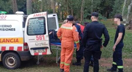 Bomberos Voluntarios y la Policía asistieron a una turista francesa tras una caída en el Parque Provincial Salto Encantado imagen-11