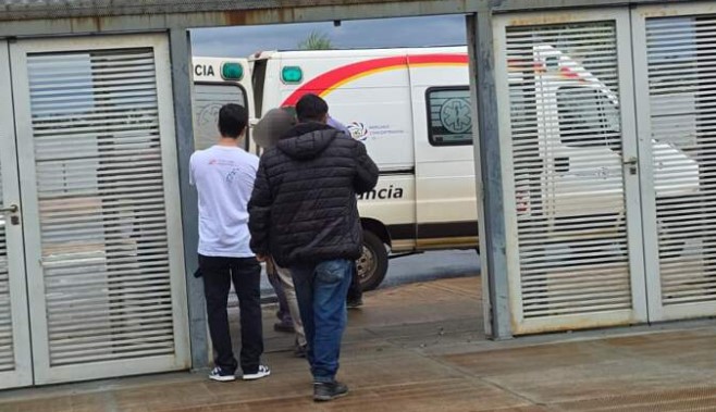 Un trabajador resultó herido tras caer por una escalera mientras realizaba reparaciones en una escuela de Posadas imagen-6