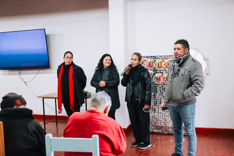 Finalizó un ciclo de neuroestimulación y terapia asistida con perros para adultos mayores del Monoclínico de Miguel Lanús 19 Finalizó un ciclo de neuroestimulación y terapia asistida con perros para adultos mayores del Monoclínico de Miguel Lanús imagen-18