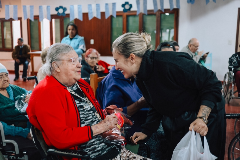 Finalizó un ciclo de neuroestimulación y terapia asistida con perros para adultos mayores del Monoclínico de Miguel Lanús 29 Finalizó un ciclo de neuroestimulación y terapia asistida con perros para adultos mayores del Monoclínico de Miguel Lanús imagen-28
