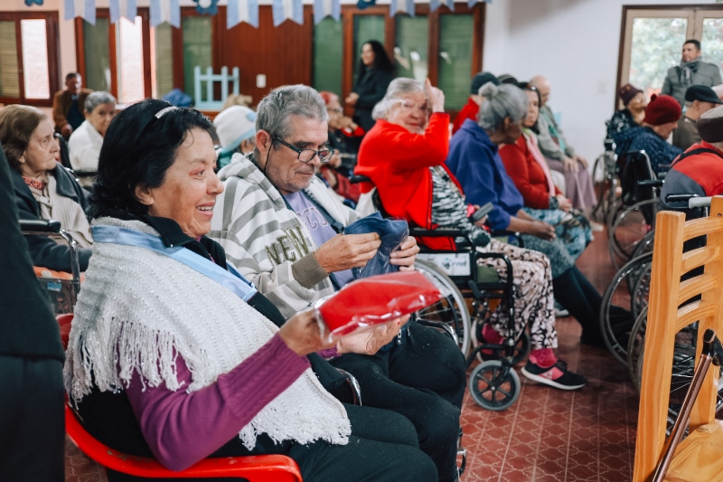 Finalizó un ciclo de neuroestimulación y terapia asistida con perros para adultos mayores del Monoclínico de Miguel Lanús 35 Finalizó un ciclo de neuroestimulación y terapia asistida con perros para adultos mayores del Monoclínico de Miguel Lanús imagen-34