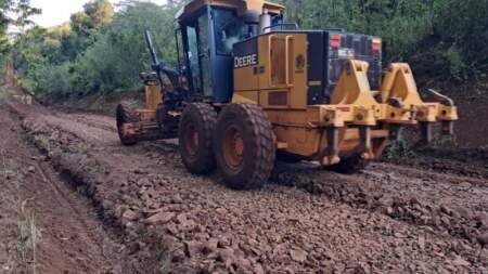 Tras las lluvias, Vialidad acelera la recuperación de caminos terrados en toda Misiones Tras las lluvias, Vialidad acelera la recuperación de caminos terrados en toda Misiones imagen-5