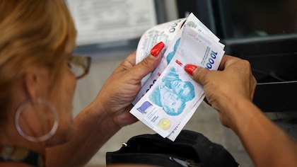 Más de seis de cada diez argentinos no llegan al día 20: el salario sigue sin alcanzar pese a la baja de la inflación imagen-14