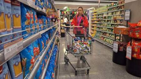Una familia necesitó más de $1,5 millones para no ser pobre: la canasta básica volvió a acelerar su aumento imagen-11