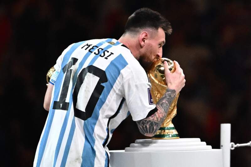 Lionel Messi va por otra página dorada: será el segundo futbolista en disputar tres finales de un Mundial Lionel Messi va por otra página dorada: será el segundo futbolista en disputar tres finales de un Mundial imagen-11