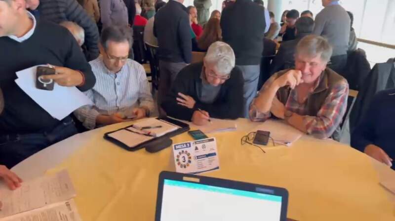 San Ignacio: Gobierno provincial y unos 40 Municipios abordan diferentes problemáticas en reunión ampliada 7 San Ignacio: Gobierno provincial y unos 40 Municipios abordan diferentes problemáticas en reunión ampliada imagen-6