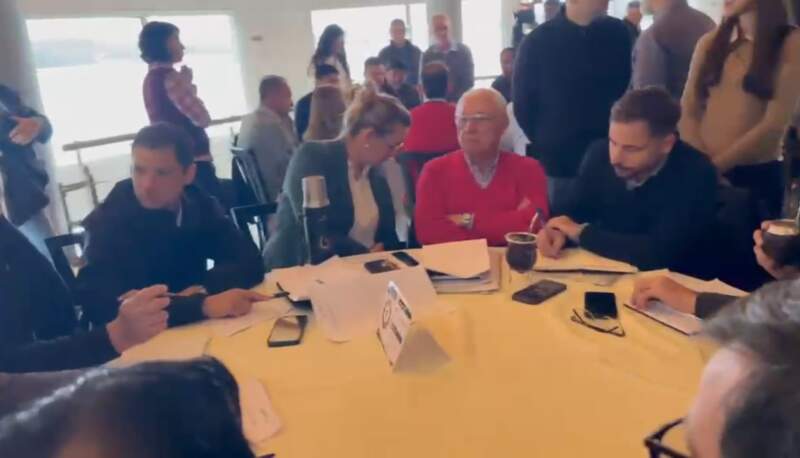 San Ignacio: Gobierno provincial y unos 40 Municipios abordan diferentes problemáticas en reunión ampliada 5 San Ignacio: Gobierno provincial y unos 40 Municipios abordan diferentes problemáticas en reunión ampliada imagen-4