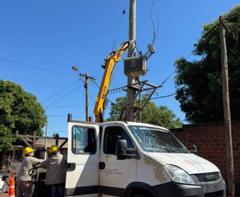 Nuevo Iguazú y Las Palmeras: este lunes arranca obra integral para regularizar la distribución eléctrica Nuevo Iguazú y Las Palmeras: este lunes arranca obra integral para regularizar la distribución eléctrica imagen-28