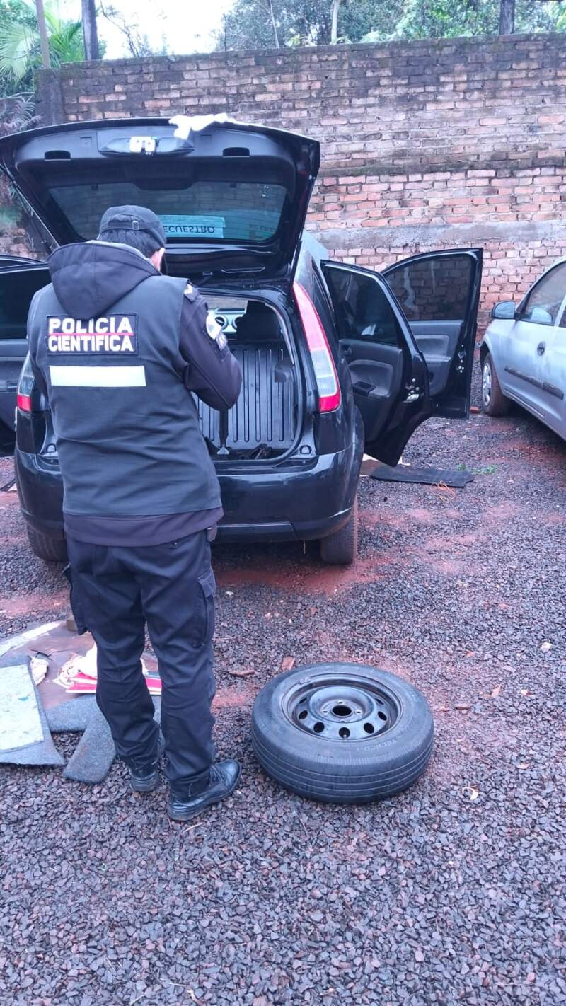 Hallaron un arsenal oculto en el auto de la peligrosa banda brasileña detenida en Oberá imagen-2