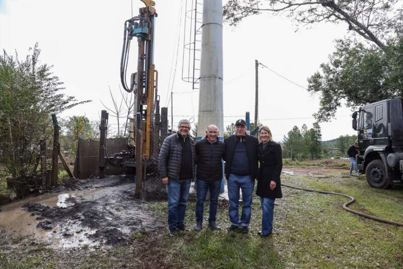Agua potable: Passalacqua encabezó la puesta en funcionamiento de una nueva perforación en Almafuerte 3 Agua potable: Passalacqua encabezó la puesta en funcionamiento de una nueva perforación en Almafuerte imagen-2