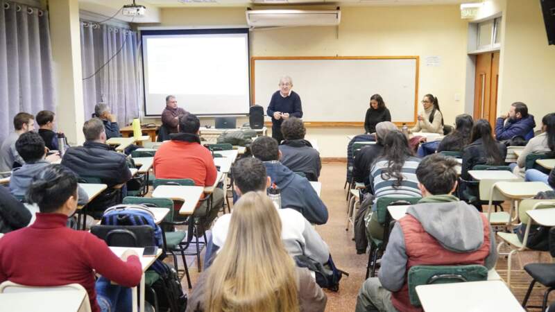 Del aula al ejercicio profesional: una charla para pensar el futuro de la Agronomía imagen-12
