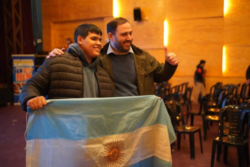Una multitud alentó a la Selección Argentina en el Cine Teatro Alem imagen-3