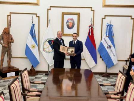 Bloque regional para defensa de los intereses y reclamo por el gas: contundentes definiciones del gobernador de Corrientes tras reunirse con Passalacqua en Posadas imagen-11